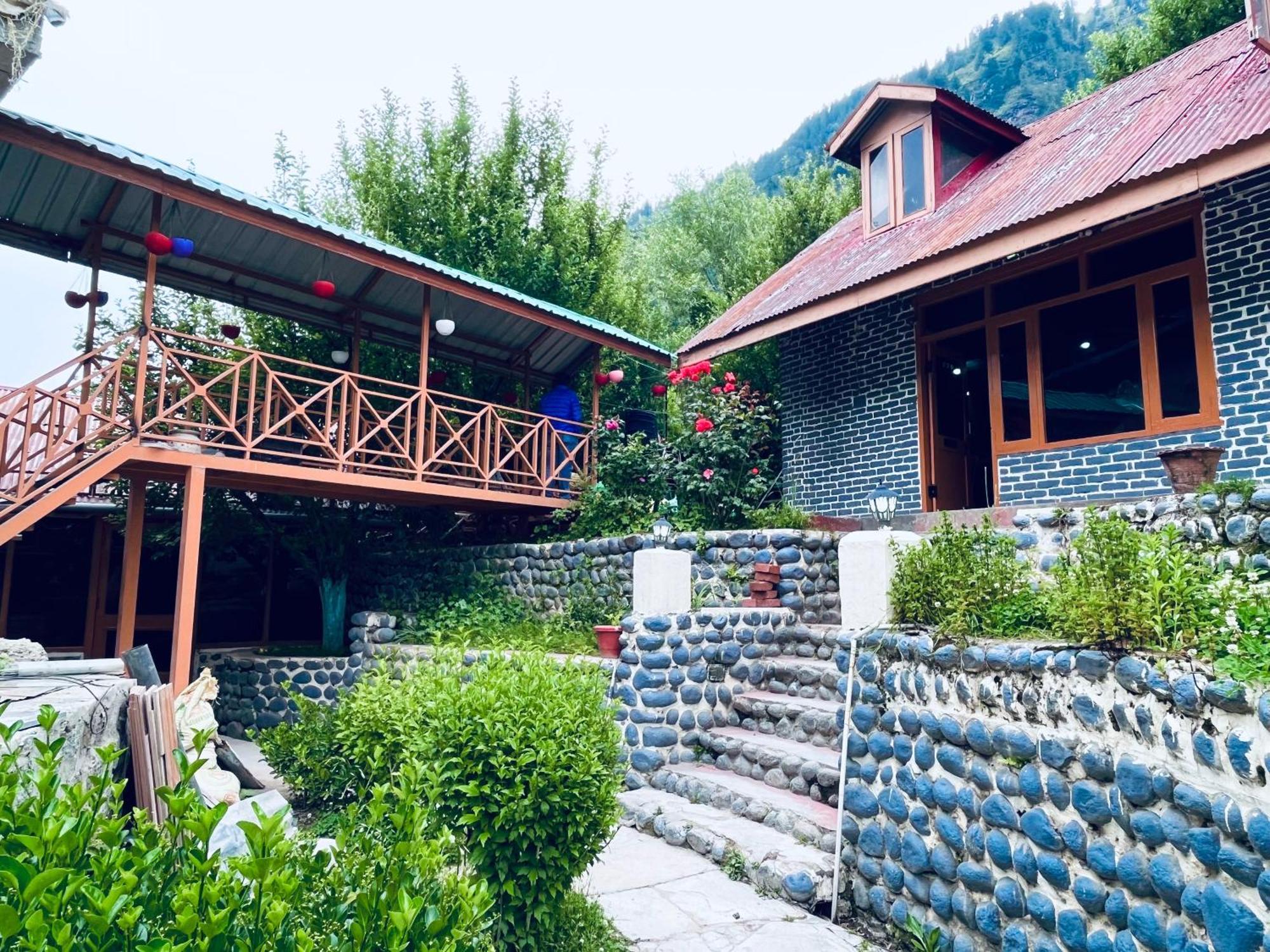 Naina Deventure Resort, Manali - Premium Rooms With Centrally Heated & Scenic View 외부 사진