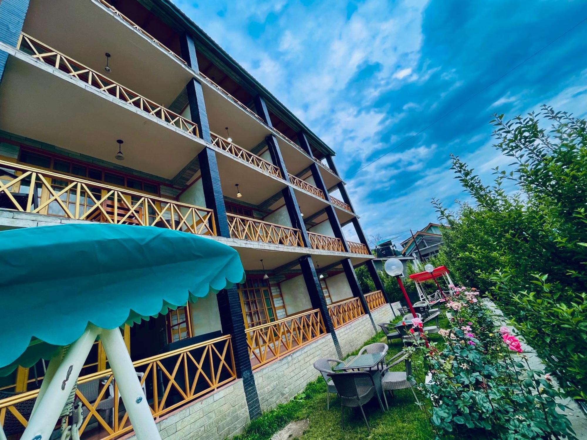 Naina Deventure Resort, Manali - Premium Rooms With Centrally Heated & Scenic View 외부 사진