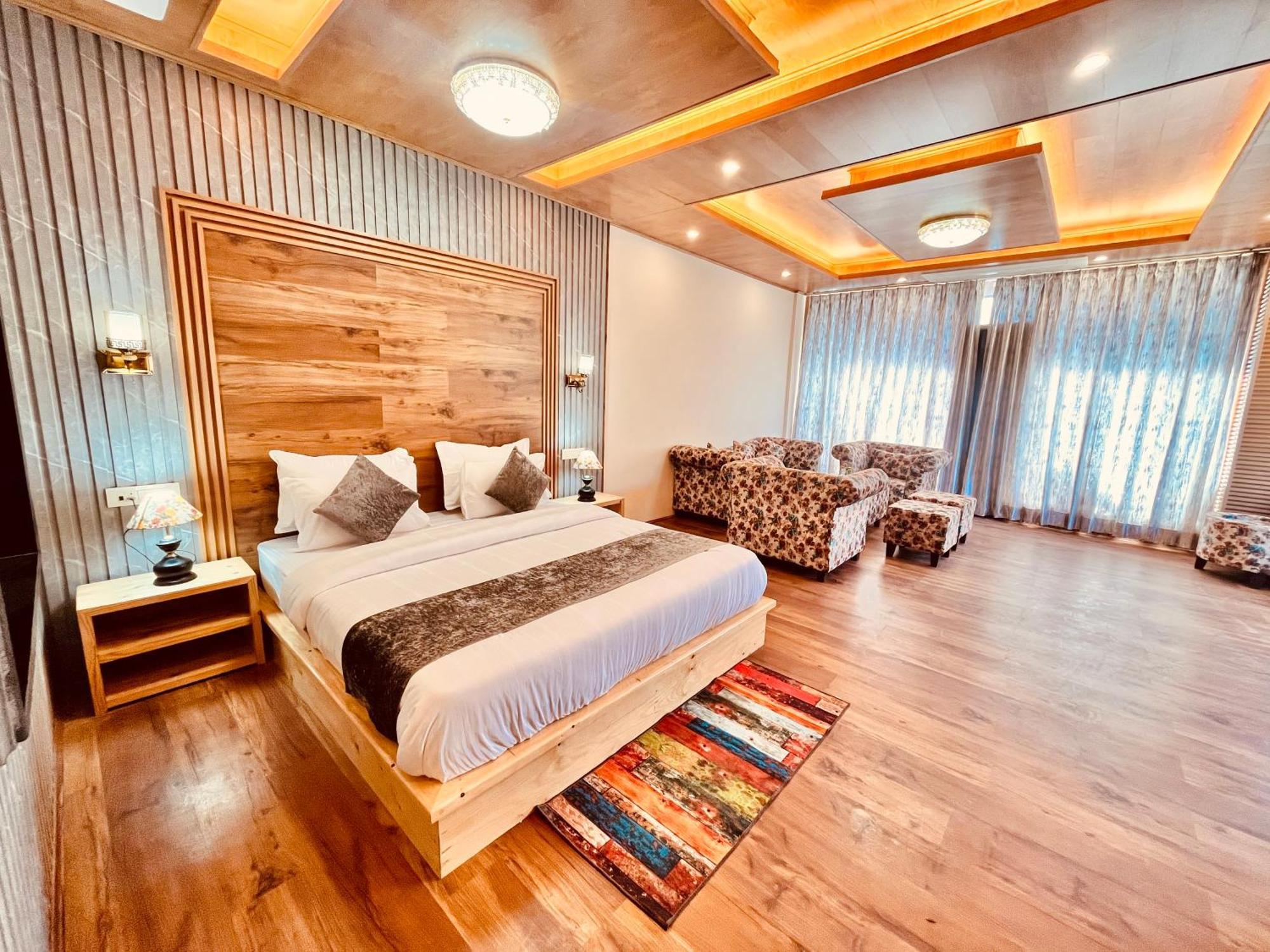 Naina Deventure Resort, Manali - Premium Rooms With Centrally Heated & Scenic View 외부 사진