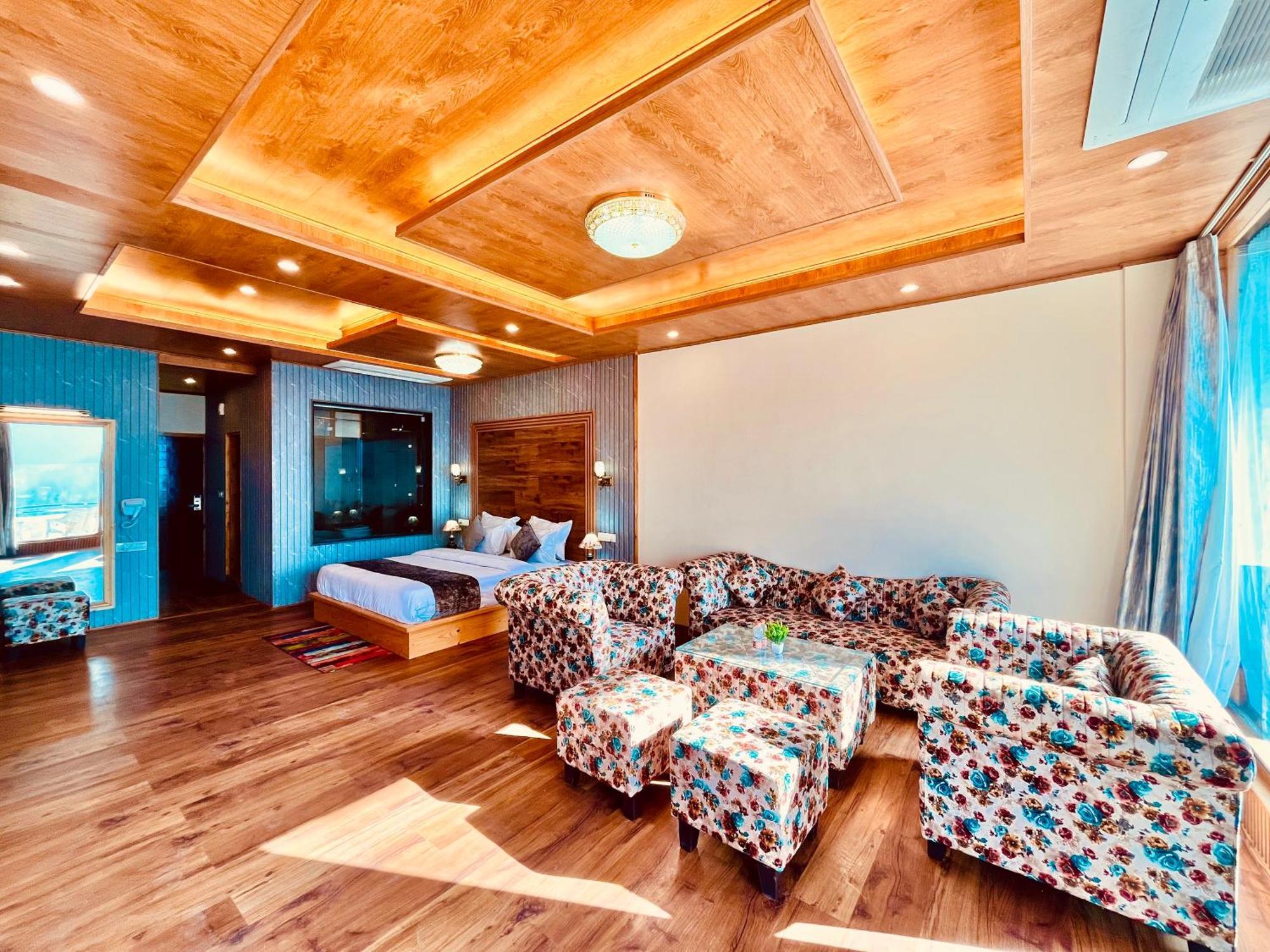 Naina Deventure Resort, Manali - Premium Rooms With Centrally Heated & Scenic View 외부 사진