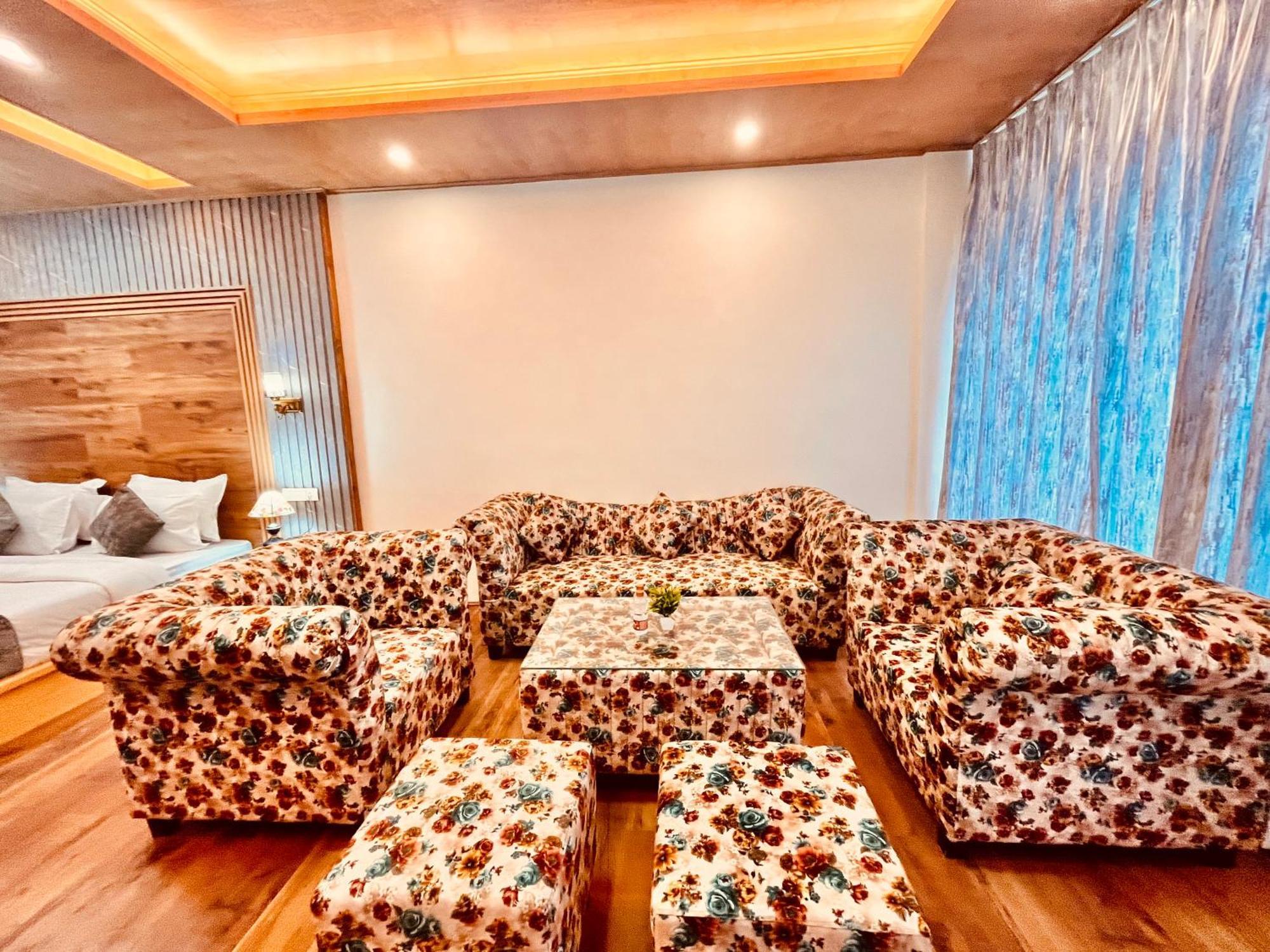 Naina Deventure Resort, Manali - Premium Rooms With Centrally Heated & Scenic View 외부 사진