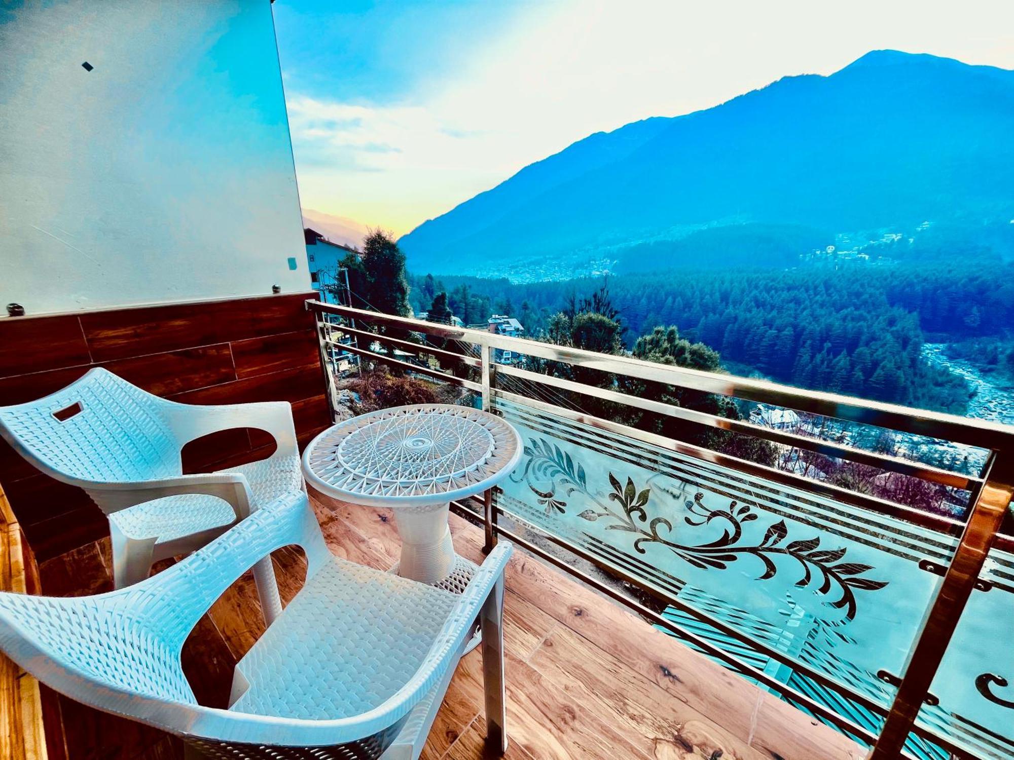 Naina Deventure Resort, Manali - Premium Rooms With Centrally Heated & Scenic View 외부 사진