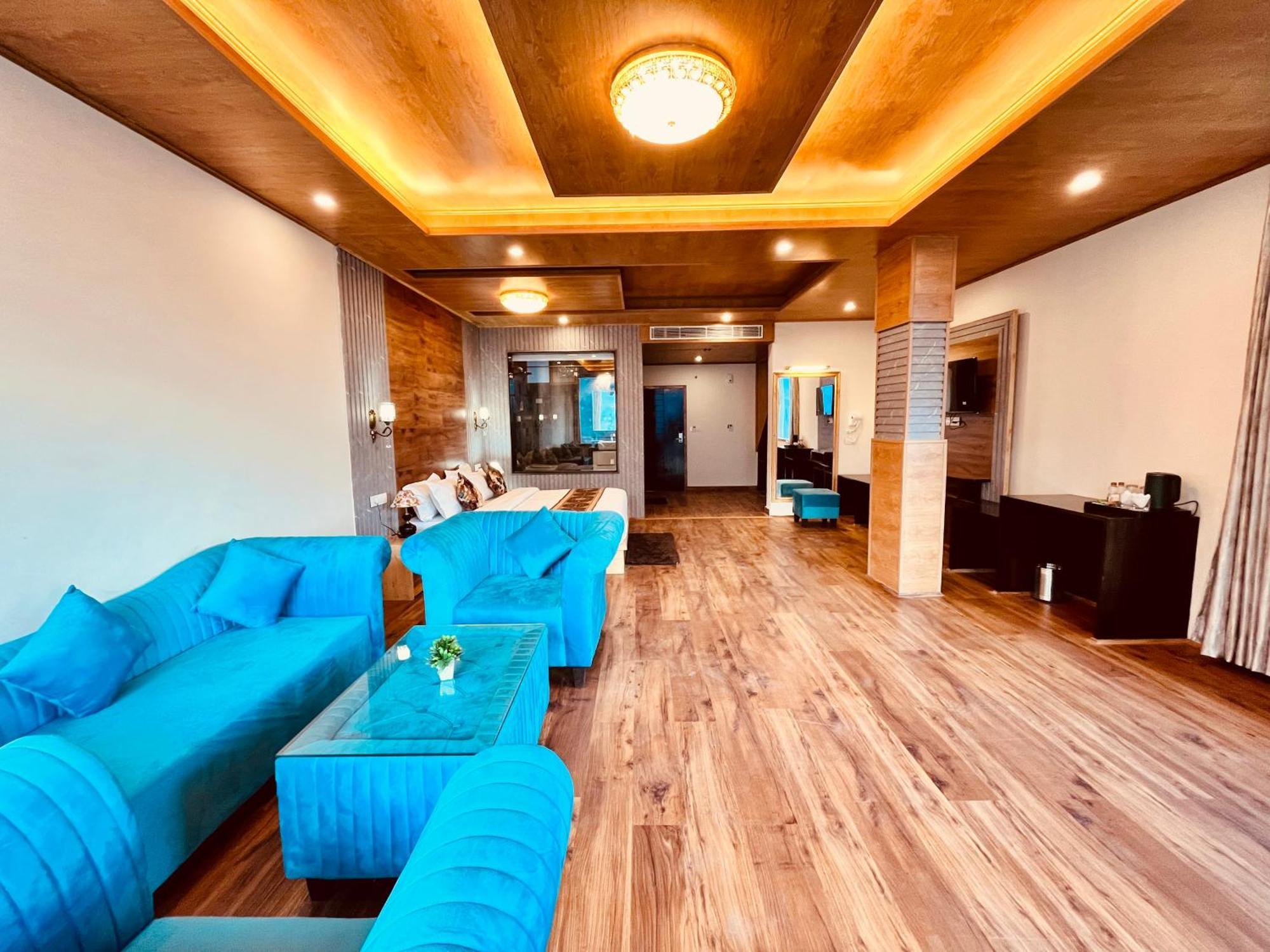 Naina Deventure Resort, Manali - Premium Rooms With Centrally Heated & Scenic View 외부 사진