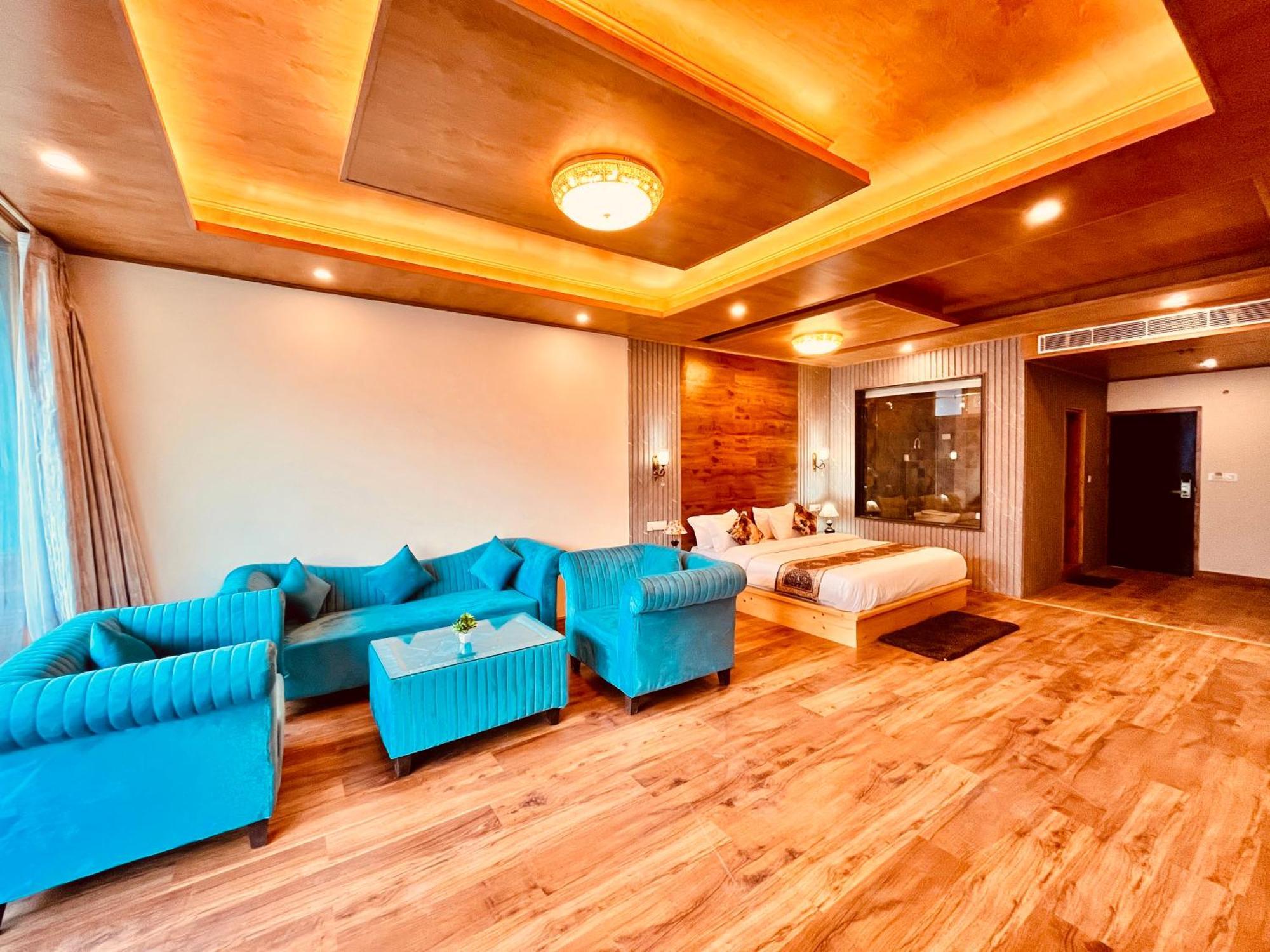 Naina Deventure Resort, Manali - Premium Rooms With Centrally Heated & Scenic View 외부 사진